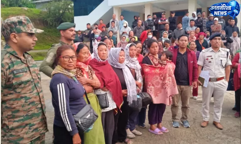 Manipur में हिंसा के बीच 38 बंधकों में से 28 को रिहा किया गया Manipur में हिंसा के बीच 38 बंधकों में से 28 को रिहा किया गया