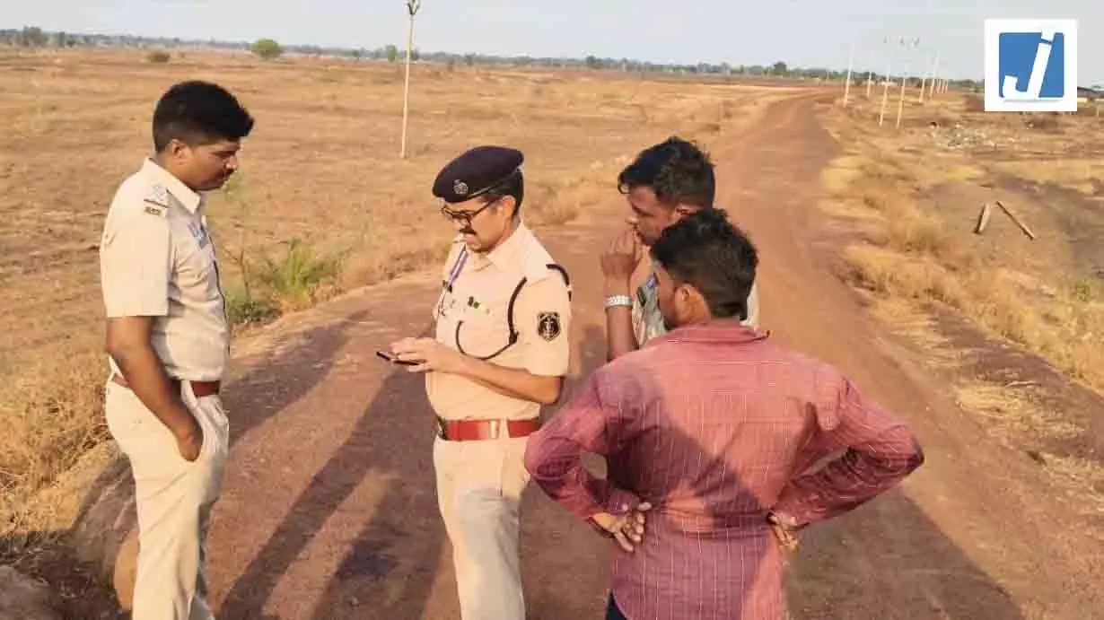 मासूम बेटे के सामने पिता को लहूलुहान कर दिया, लूट का शिकार हुए मासूम बेटे के सामने पिता को लहूलुहान कर दिया, लूट का शिकार हुए
