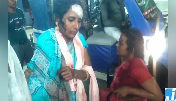 झूला बना मौत का झटका! ‘ग्रेविटी झूला’ बेकाबू, कई लोग गिरे नीचे; बच्चे समेत कई घायल झूला बना मौत का झटका! ‘ग्रेविटी झूला’ बेकाबू, कई लोग गिरे नीचे; बच्चे समेत कई घायल
