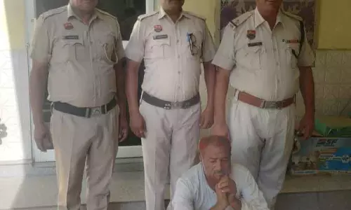 Gurugram पुलिस ने 13 साल से फरार आरोपी को पकड़ा Gurugram पुलिस ने 13 साल से फरार आरोपी को पकड़ा