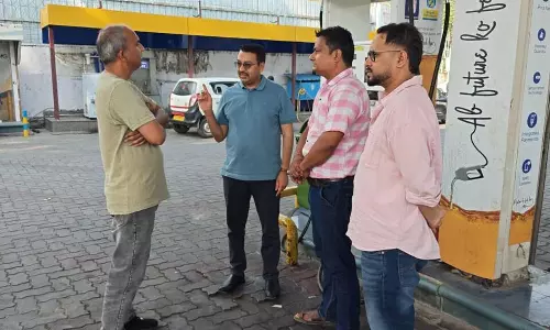 Haldwani: शहर के पेट्रोल पंपों पर प्रशासन का औचक निरीक्षण Haldwani: शहर के पेट्रोल पंपों पर प्रशासन का औचक निरीक्षण