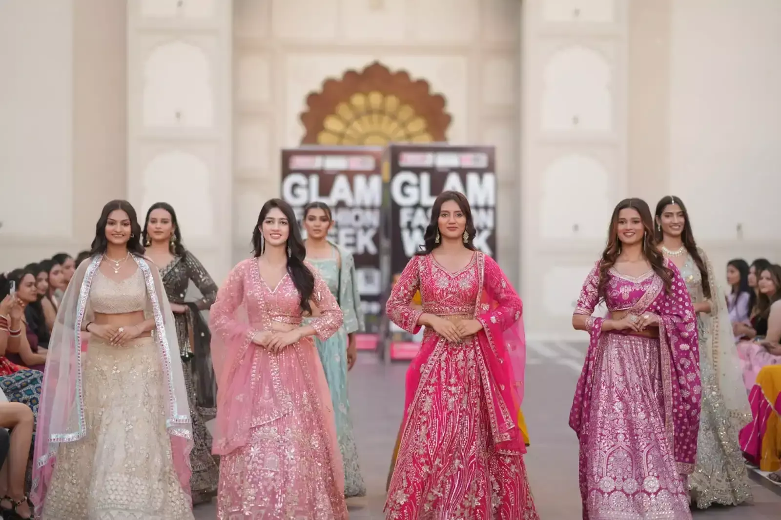 Jaipur: ग्लैम फैशन वीक में दिखा फैशन का जलवा Jaipur: ग्लैम फैशन वीक में दिखा फैशन का जलवा