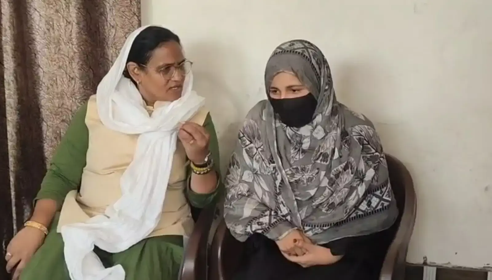 Haridwar: हलाला मामले की पीड़िता से आयोग की उपाध्यक्ष ने बातचीत की