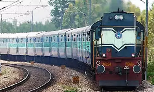 Pothanur-चेन्नई सेंट्रल स्पेशल ट्रेन सेवा बढ़ाई गई Pothanur-चेन्नई सेंट्रल स्पेशल ट्रेन सेवा बढ़ाई गई