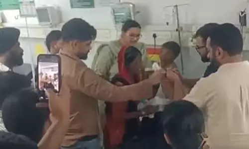 Punjab : बोरवेल में गिरे 4 साल के बच्चे को सुरक्षित बचाया गया Punjab : बोरवेल में गिरे 4 साल के बच्चे को सुरक्षित बचाया गया
