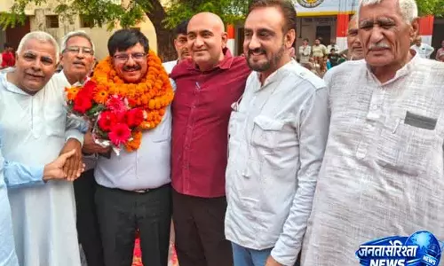 Haryana के पूर्व IAS अधिकारी को उनके गांव में जनसेवा के लिए सम्मानित किया गया Haryana के पूर्व IAS अधिकारी को उनके गांव में जनसेवा के लिए सम्मानित किया गया