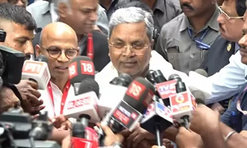 पेट्रोल-डीज़ल कीमत बढ़ोतरी पर Siddaramaiah का केंद्र पर हमला, फैसला जन-विरोधी बताया पेट्रोल-डीज़ल कीमत बढ़ोतरी पर Siddaramaiah का केंद्र पर हमला, फैसला जन-विरोधी बताया