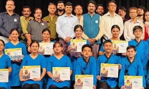 Jammu: नटरंग के समारोह में रंगकर्मियों को मिला सम्मान Jammu: नटरंग के समारोह में रंगकर्मियों को मिला सम्मान