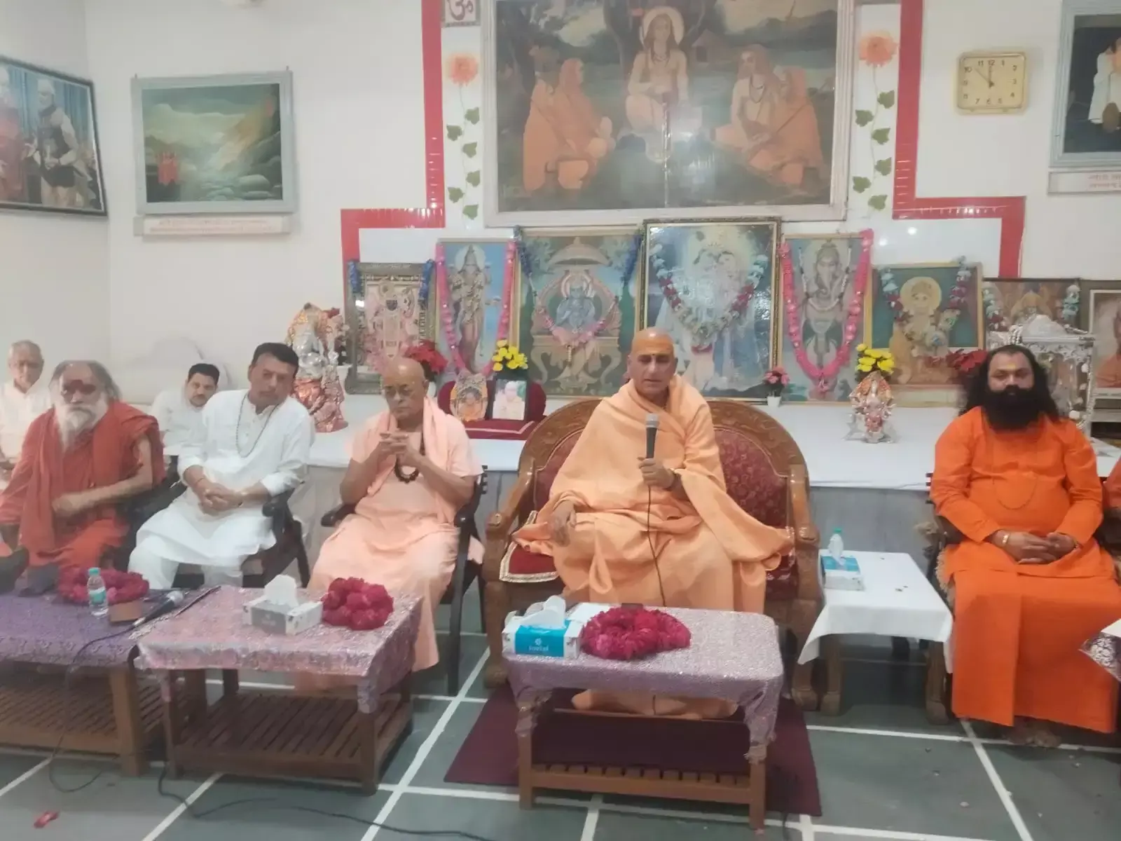 Haridwar: स्वामी अवधेशानंद गिरी ने सेवा का संदेश दिया Haridwar: स्वामी अवधेशानंद गिरी ने सेवा का संदेश दिया