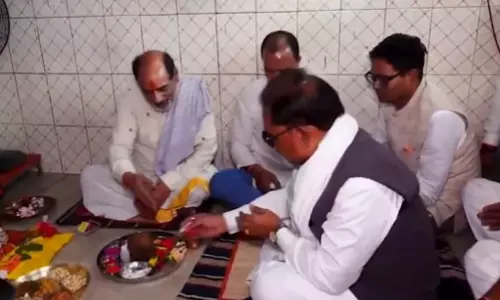सुशासन तिहार के तहत CM विष्णुदेव साय का कोसला धाम दौरा, माता कौशल्या मंदिर में की पूजा-अर्चना सुशासन तिहार के तहत CM विष्णुदेव साय का कोसला धाम दौरा, माता कौशल्या मंदिर में की पूजा-अर्चना
