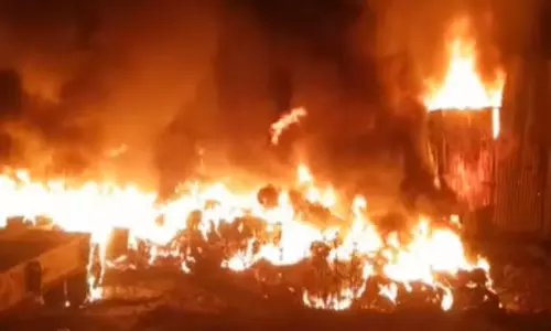 Jammu: अग्निकांड में व्यापारियों को बड़ा झटका, भीषण अग्निकांड में संपत्ति राख Jammu: अग्निकांड में व्यापारियों को बड़ा झटका, भीषण अग्निकांड में संपत्ति राख