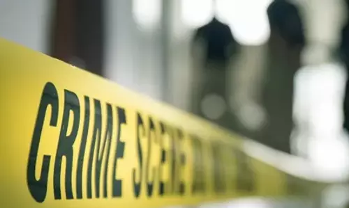 दिनदहाड़े महिला से लाखों की लूट, बंधक बनाकर आभूषण छीने; पुलिस पर लापरवाही के आरोप दिनदहाड़े महिला से लाखों की लूट, बंधक बनाकर आभूषण छीने; पुलिस पर लापरवाही के आरोप