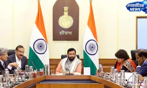 सरकार का बड़ा एक्शन, पार्श्वनाथ डेवलपर्स की नई परियोजना के लाइसेंस पर लगाई रोक सरकार का बड़ा एक्शन, पार्श्वनाथ डेवलपर्स की नई परियोजना के लाइसेंस पर लगाई रोक