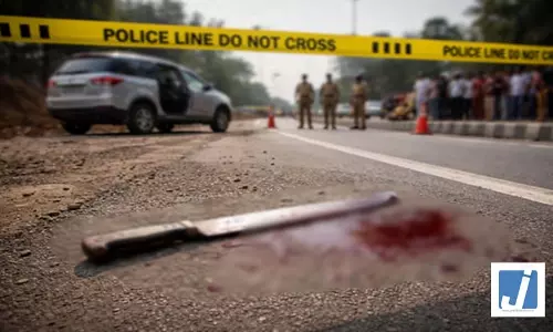 आरोपी को पकड़ने गई पुलिस टीम पर जानलेवा हमला, आरोपी फरार आरोपी को पकड़ने गई पुलिस टीम पर जानलेवा हमला, आरोपी फरार