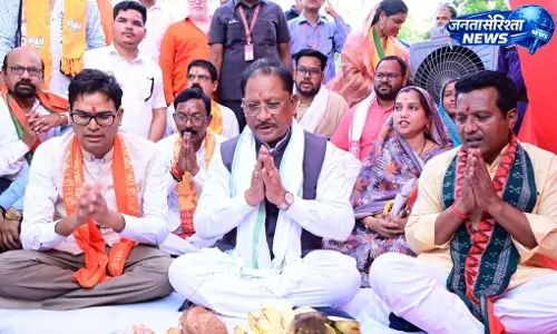 लेमरू पहुंचे मुख्यमंत्री, चौपाल लगाकर सुनी ग्रामीणों की समस्याएं