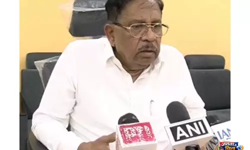 Karnataka के मंत्री जी. परमेश्वर ने ईंधन की कीमतों में बढ़ोतरी को लेकर केंद्र सरकार पर निशाना साधा Karnataka के मंत्री जी. परमेश्वर ने ईंधन की कीमतों में बढ़ोतरी को लेकर केंद्र सरकार पर निशाना साधा