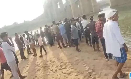 टोंस नदी हादसा: रील बनाते समय डूबे 3 युवकों की मौत, 1 सुरक्षित बचा टोंस नदी हादसा: रील बनाते समय डूबे 3 युवकों की मौत, 1 सुरक्षित बचा