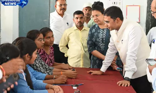 कलेक्टर ने समर कैम्प का किया अवलोकन कलेक्टर ने समर कैम्प का किया अवलोकन