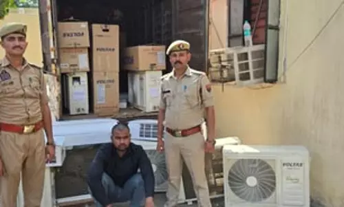 ऑनलाइन फर्जी पेमेंट दिखाकर इलेक्ट्रॉनिक सामान ठगने वाला आरोपी गिरफ्तार ऑनलाइन फर्जी पेमेंट दिखाकर इलेक्ट्रॉनिक सामान ठगने वाला आरोपी गिरफ्तार
