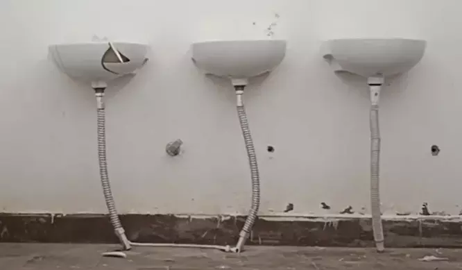 जिला कांग्रेस भवन में चोरी, वाशरूम से नल की टोटियां गायब जिला कांग्रेस भवन में चोरी, वाशरूम से नल की टोटियां गायब