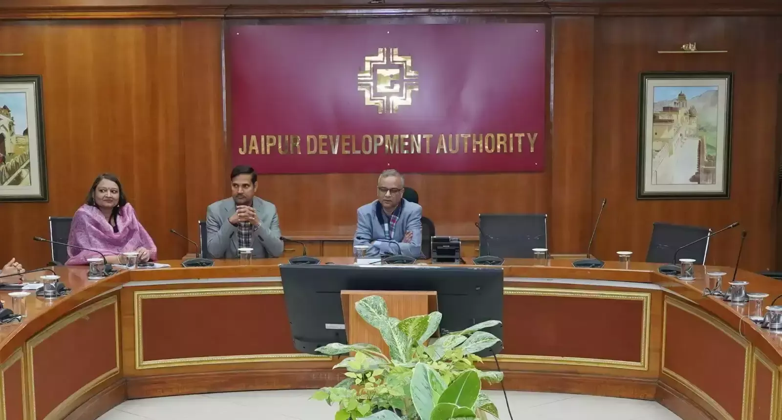 Jaipur: मानसून से पहले नालों और ड्रेनेज पर काम Jaipur: मानसून से पहले नालों और ड्रेनेज पर काम