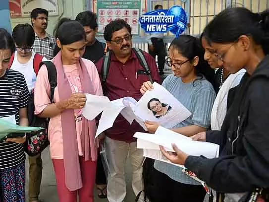 Chennai पेपर लीक विवाद के बाद 21 जून को नीट का रीटेस्ट Chennai पेपर लीक विवाद के बाद 21 जून को नीट का रीटेस्ट