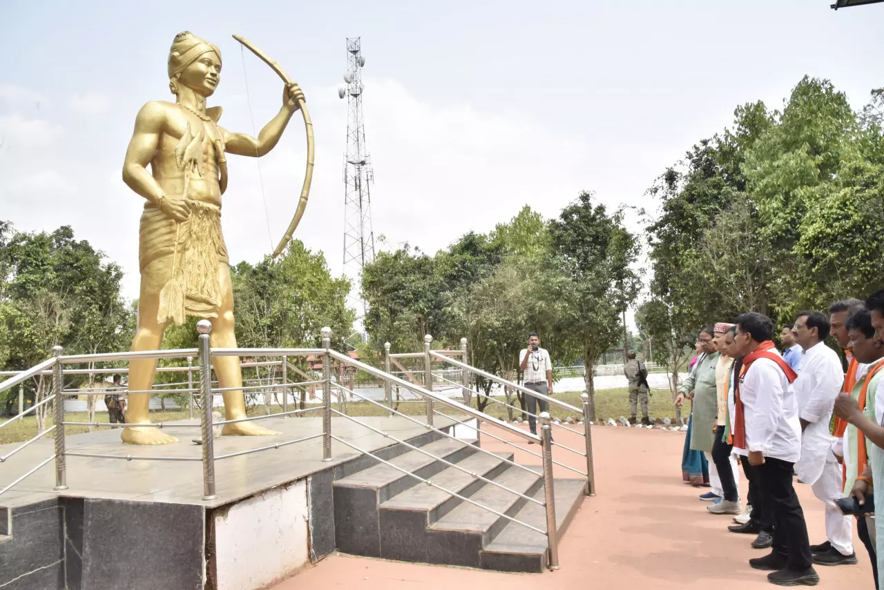 अमित शाह के बस्तर प्रवास की तैयारियों का उप मुख्यमंत्री विजय शर्मा ने लिया जायज़ा अमित शाह के बस्तर प्रवास की तैयारियों का उप मुख्यमंत्री विजय शर्मा ने लिया जायज़ा
