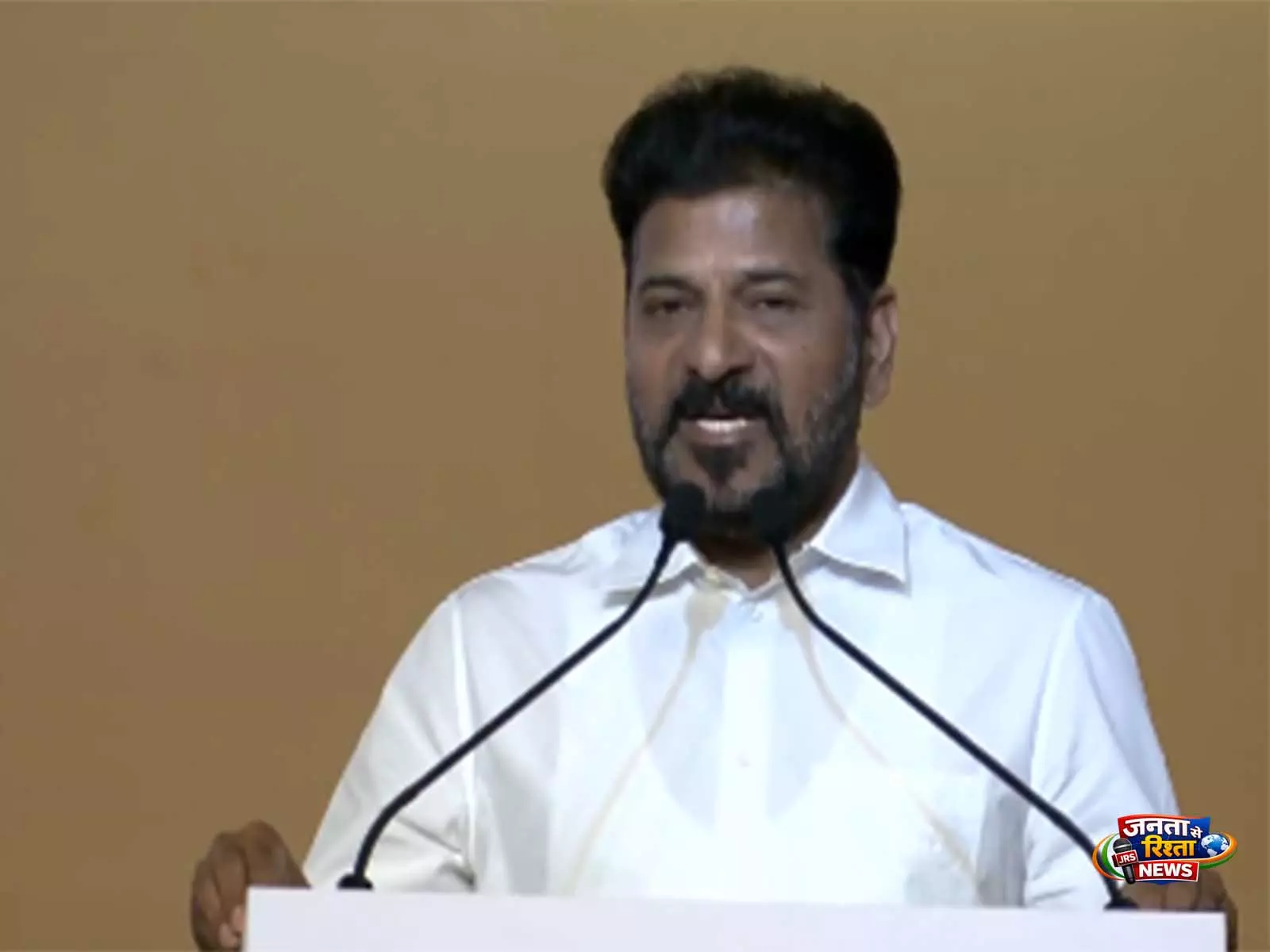 तेलंगाना के CM रेवंत रेड्डी ने ईंधन की कीमतों में बढ़ोतरी को लेकर केंद्र पर साधा निशाना तेलंगाना के CM रेवंत रेड्डी ने ईंधन की कीमतों में बढ़ोतरी को लेकर केंद्र पर साधा निशाना