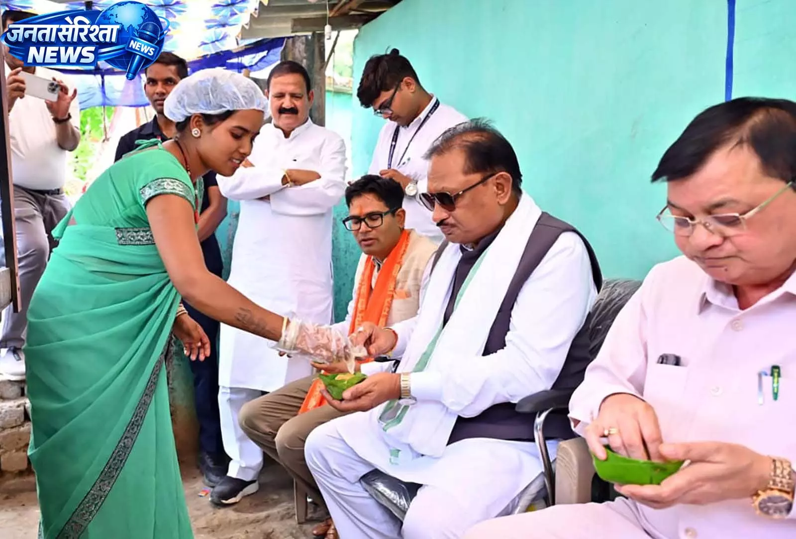 लखपति दीदी मंजू की संघर्षगाथा बनी आत्मनिर्भरता की प्रेरक मिसाल लखपति दीदी मंजू की संघर्षगाथा बनी आत्मनिर्भरता की प्रेरक मिसाल