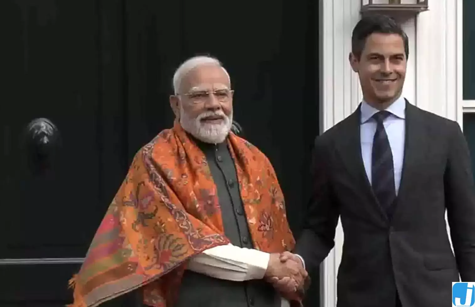 द हेग में पीएम मोदी और नीदरलैंड के प्रधानमंत्री रॉब जेटेन की अहम बातचीत द हेग में पीएम मोदी और नीदरलैंड के प्रधानमंत्री रॉब जेटेन की अहम बातचीत