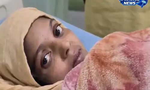 UP: महिला ने 5 दिनों में चार बच्चों को दिया जन्म, मेडिकल टीम ने स्थिति पर नजर रखी UP: महिला ने 5 दिनों में चार बच्चों को दिया जन्म, मेडिकल टीम ने स्थिति पर नजर रखी