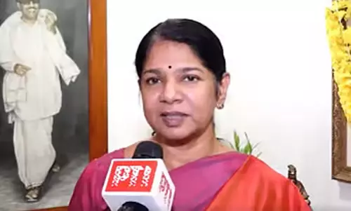 Kanimozhi सांसद ने गैस सिलेंडर संकट और महंगाई को लेकर केंद्र सरकार पर साधा निशाना Kanimozhi सांसद ने गैस सिलेंडर संकट और महंगाई को लेकर केंद्र सरकार पर साधा निशाना
