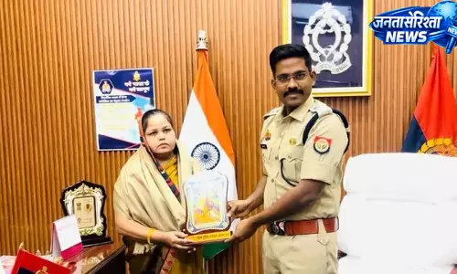 Jaithra : रात के समय महिला से झपटमारी, बदमाश बैग लेकर फरार Jaithra : रात के समय महिला से झपटमारी, बदमाश बैग लेकर फरार