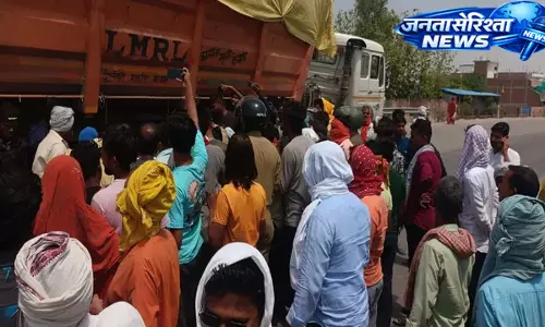 UP : शक्तिनगर मुख्यमार्ग पर भीषण सड़क हादसा, बाइक सवार दंपती की मौत, दो बच्चे सुरक्षित UP : शक्तिनगर मुख्यमार्ग पर भीषण सड़क हादसा, बाइक सवार दंपती की मौत, दो बच्चे सुरक्षित