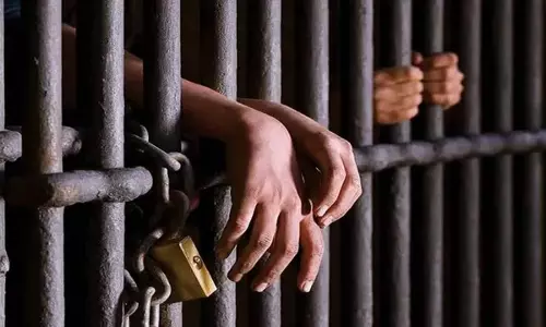 ACB की बड़ी कार्रवाई, रिश्वत लेते सब इंस्पेक्टर राकेश कुमार रंगेहाथ गिरफ्तार ACB की बड़ी कार्रवाई, रिश्वत लेते सब इंस्पेक्टर राकेश कुमार रंगेहाथ गिरफ्तार