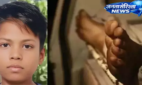 UP : किसान पथ की झील में नहाते समय किशोर डूबा, खोजबीन जारी UP : किसान पथ की झील में नहाते समय किशोर डूबा, खोजबीन जारी
