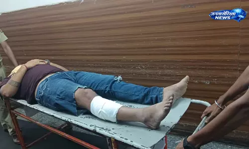 Burla : पुलिस एनकाउंटर, गाड़ी चेकिंग के दौरान फायरिंग में कुख्यात अपराधी घायल Burla : पुलिस एनकाउंटर, गाड़ी चेकिंग के दौरान फायरिंग में कुख्यात अपराधी घायल