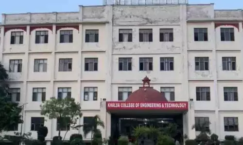 Amritsar: खालसा कॉलेज विवाद में पुलिस पर झूठ फैलाने का आरोप Amritsar: खालसा कॉलेज विवाद में पुलिस पर झूठ फैलाने का आरोप