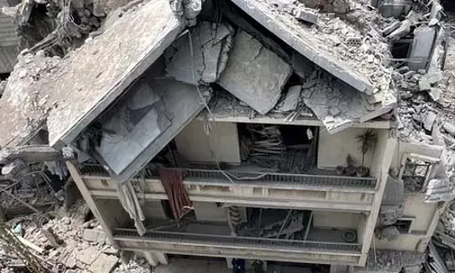 इजरायली हमले से लेबनान की अर्थव्यवस्था चरमराई, देश को 2 बिलियन डॉलर का नुकसान इजरायली हमले से लेबनान की अर्थव्यवस्था चरमराई, देश को 2 बिलियन डॉलर का नुकसान