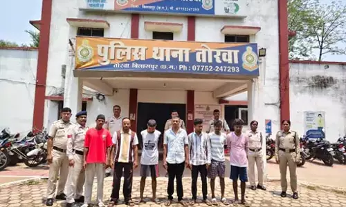 पेशी से गायब 10 फरार वारंटी गिरफ्तार, रेड मारकर पुलिस ने दबोचा