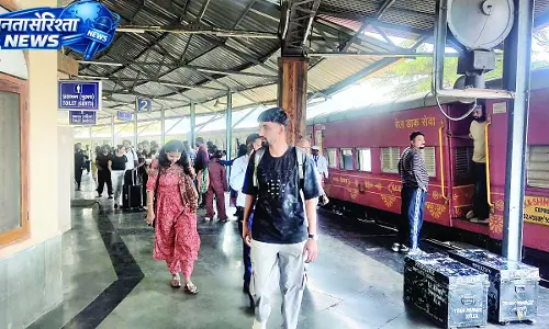 वीकेंड पर कालका-शिमला ट्रैक पर ट्रेनें पैक वीकेंड पर कालका-शिमला ट्रैक पर ट्रेनें पैक