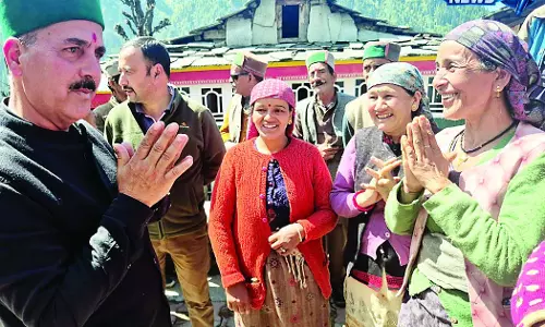 रोहड़ू जिला परिषद वार्ड-5 में सुरेंद्र रेटका का जनसंपर्क अभियान शुरू