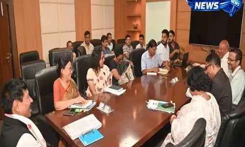 Assam में मंत्री अतुल बोरा ने बॉर्डर डेवलपमेंट समीक्षा, 100 दिन का फोकस्ड प्लान मांगा Assam में मंत्री अतुल बोरा ने बॉर्डर डेवलपमेंट समीक्षा, 100 दिन का फोकस्ड प्लान मांगा