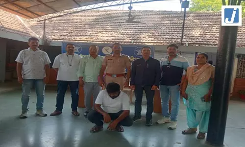 करोड़ों रुपए की ठगी के मामले में फरार चल रहे आरोपी को पुलिस ने किया गिरफ्तार करोड़ों रुपए की ठगी के मामले में फरार चल रहे आरोपी को पुलिस ने किया गिरफ्तार