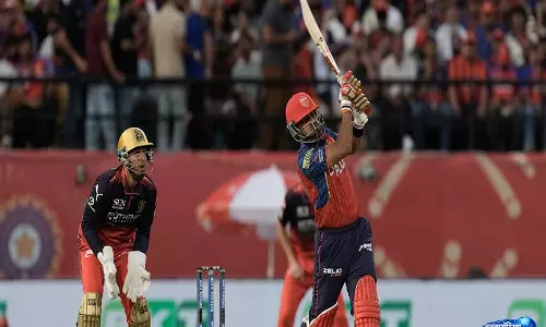 PBKS vs RCB Live: पंजाब किंग्स को छठा झटका, मार्कस स्टोइनिस 37 रन बनाकर LBW आउट