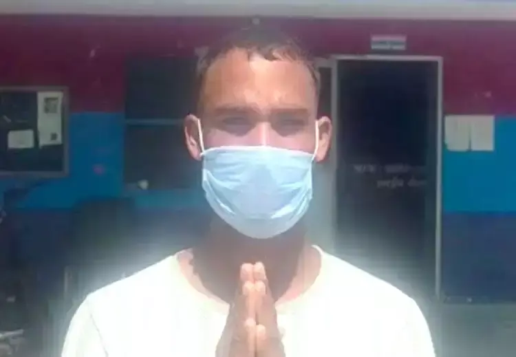 Haridwar: धार्मिक टिप्पणी के बाद युवक पर पुलिस कार्रवाई Haridwar: धार्मिक टिप्पणी के बाद युवक पर पुलिस कार्रवाई