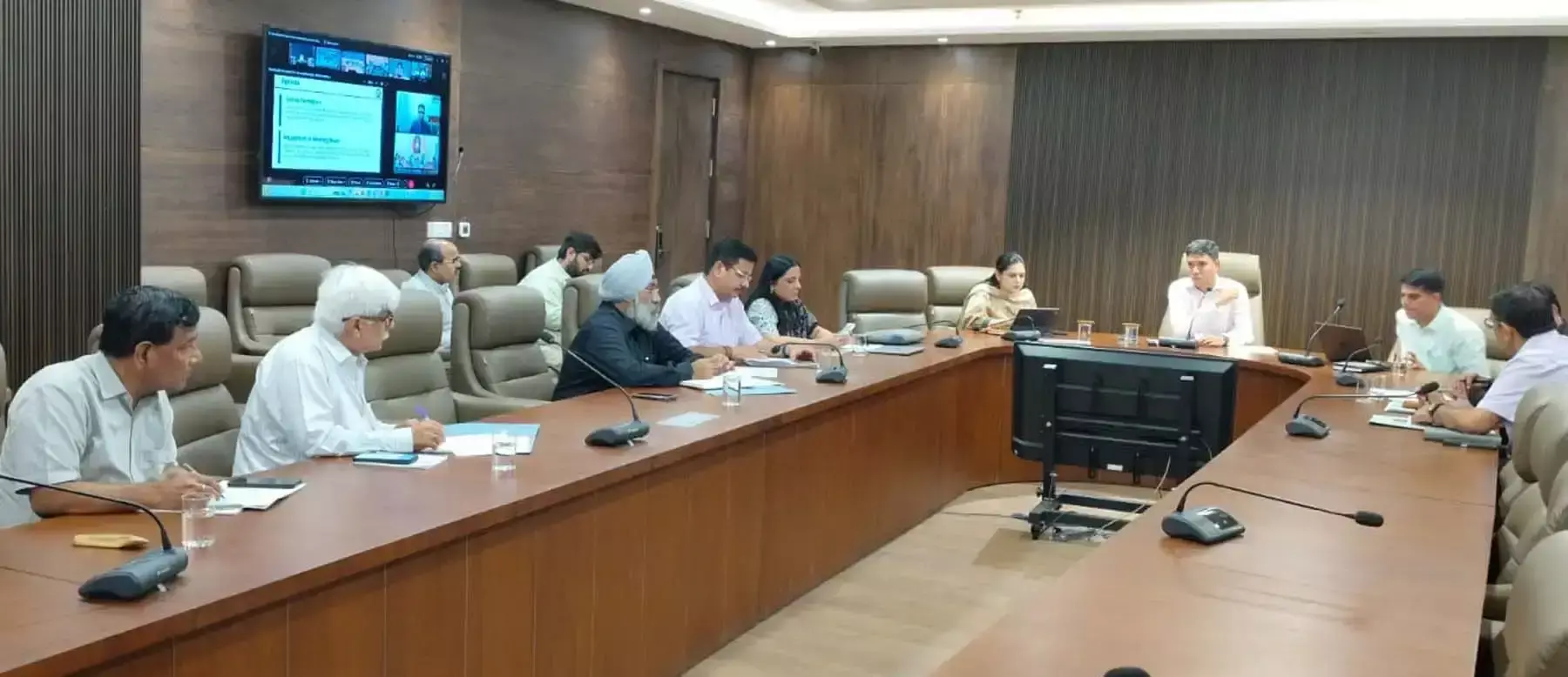 Gurugram: जनगणना कार्य में कोताही बरतने वालों पर कार्रवाई तय, 24 कर्मचारियों की कार्यशैली पर उठे सवाल Gurugram: जनगणना कार्य में कोताही बरतने वालों पर कार्रवाई तय, 24 कर्मचारियों की कार्यशैली पर उठे सवाल
