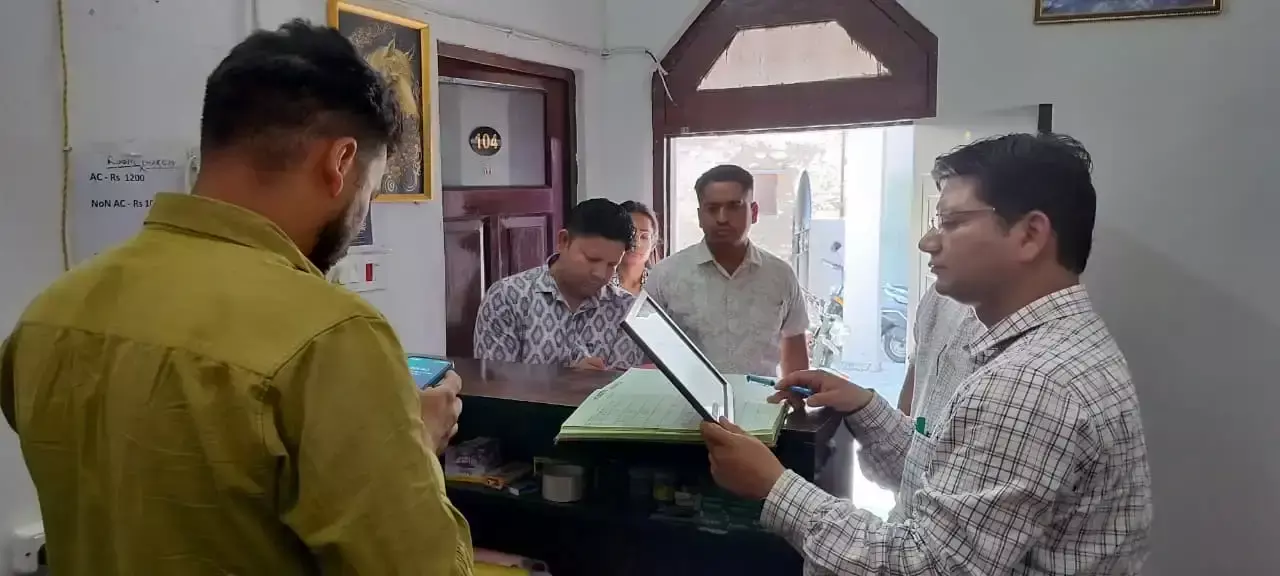 Haldwani: प्रशासन ने दो होमस्टे संचालकों को जारी किए बंदी आदेश Haldwani: प्रशासन ने दो होमस्टे संचालकों को जारी किए बंदी आदेश