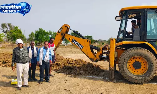 जिला प्रशासन की पहल से मोहितराम को मिला अपनी जमीन पर कब्जा