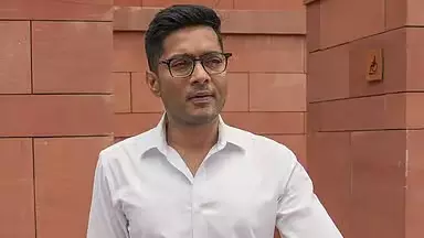 Abhishek Banerjee के खिलाफ केस दर्ज, चुनावी भाषणों में भड़काऊ टिप्पणी का आरोप Abhishek Banerjee के खिलाफ केस दर्ज, चुनावी भाषणों में भड़काऊ टिप्पणी का आरोप